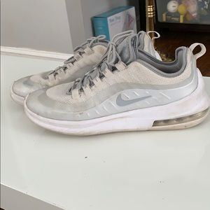 Nike AirMax’s Axis